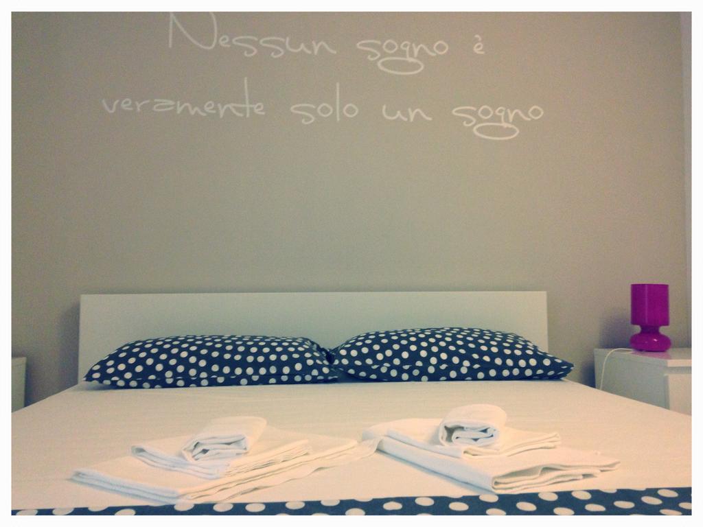 Bed And Breakfast Charming House Barletta Exteriör bild