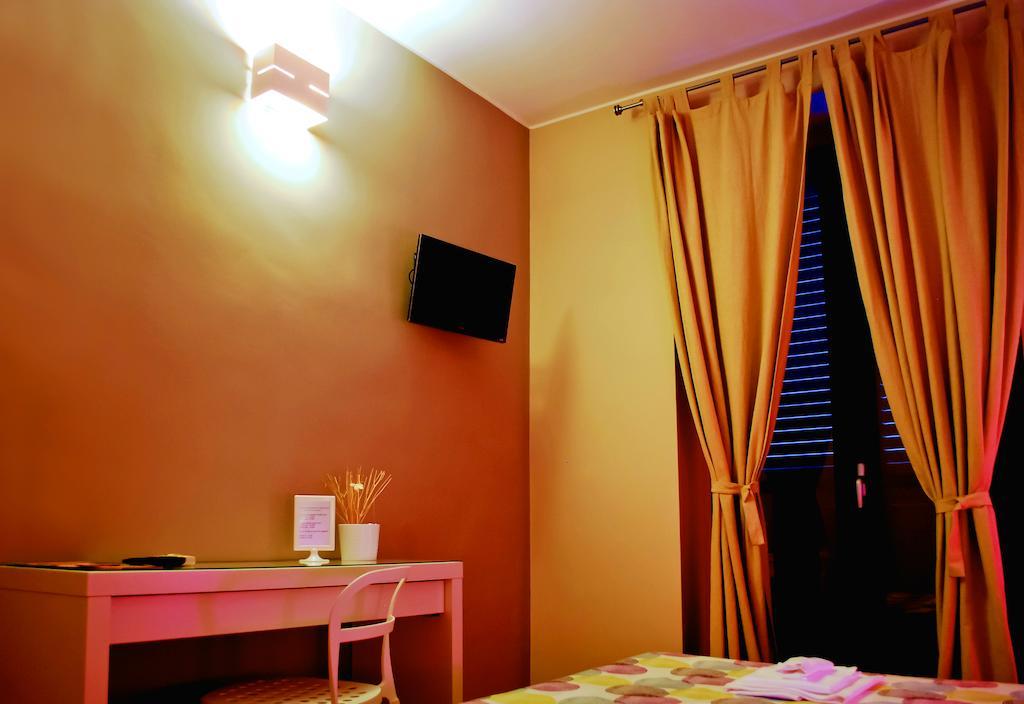 Bed And Breakfast Charming House Barletta Exteriör bild