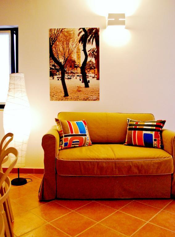Bed And Breakfast Charming House Barletta Rum bild